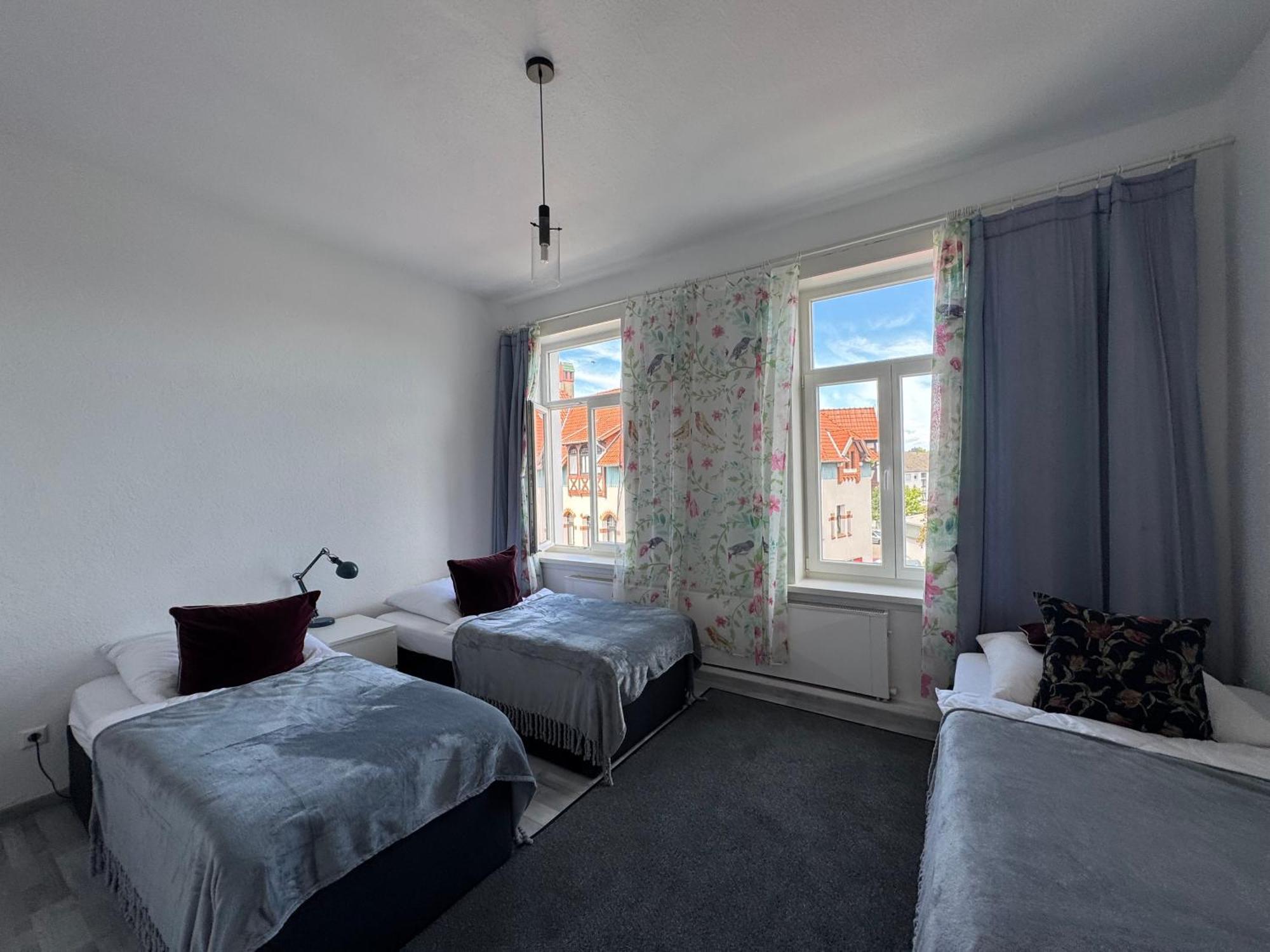 Moderne 4 Zimmer Apartment Mit Bergblick Stadtzentrum Contactless Check-In Gehrden  Eksteriør billede