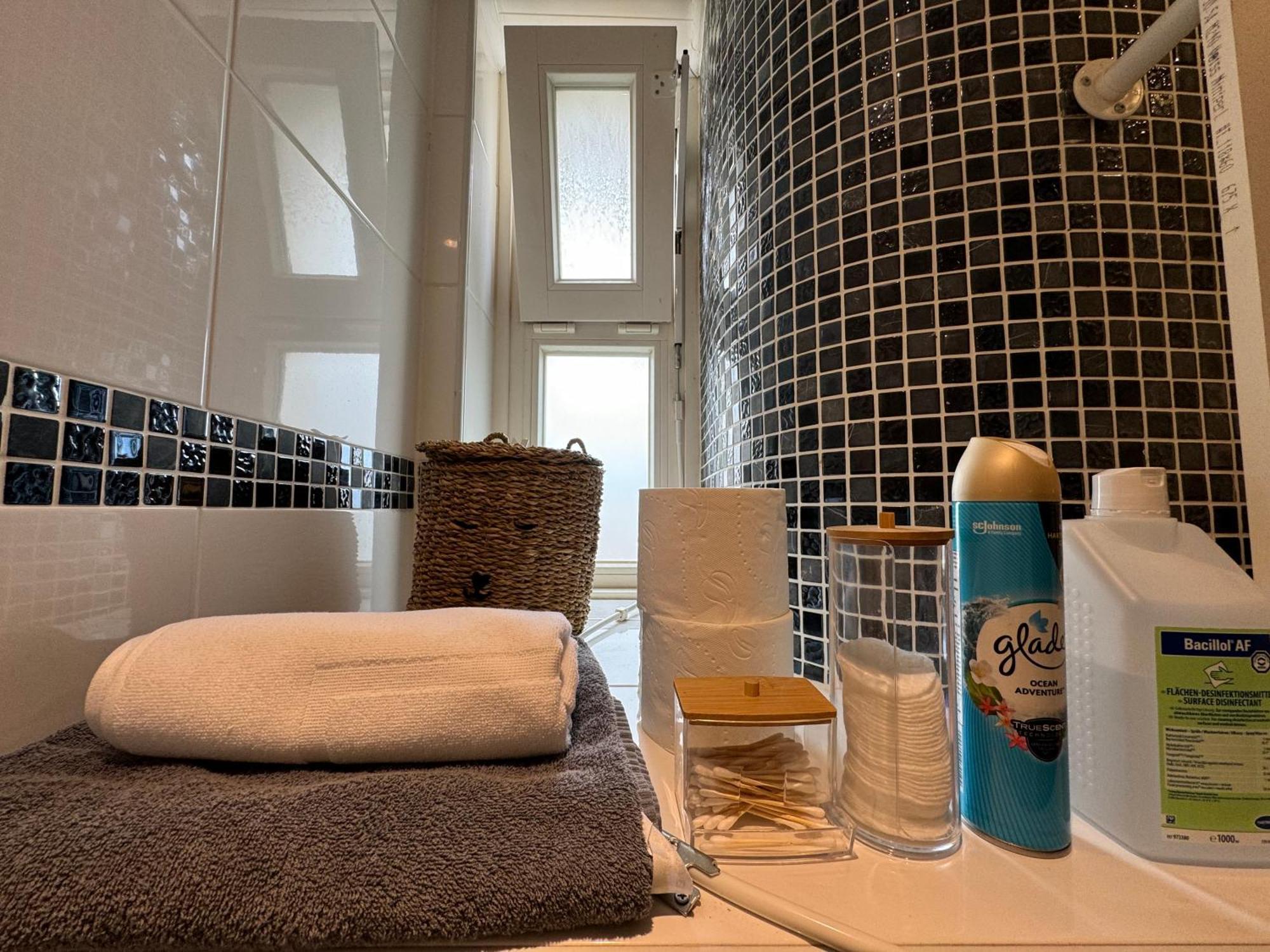 Moderne 4 Zimmer Apartment Mit Bergblick Stadtzentrum Contactless Check-In Gehrden  Eksteriør billede